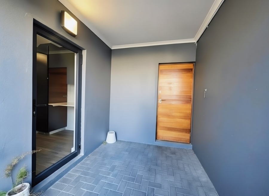 To Let 3 Bedroom Property for Rent in Sandown Western Cape